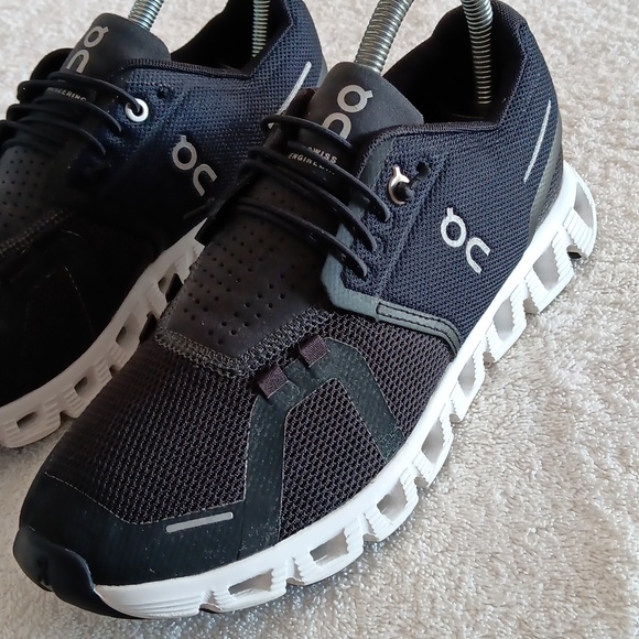 On Cloud 6 Comfort Running Shoes - Picture 5 of 16